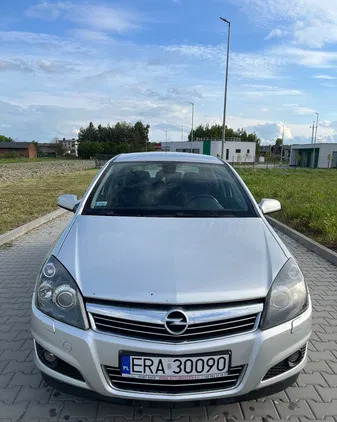 samochody osobowe Opel Astra cena 17500 przebieg: 301000, rok produkcji 2008 z Wrocław